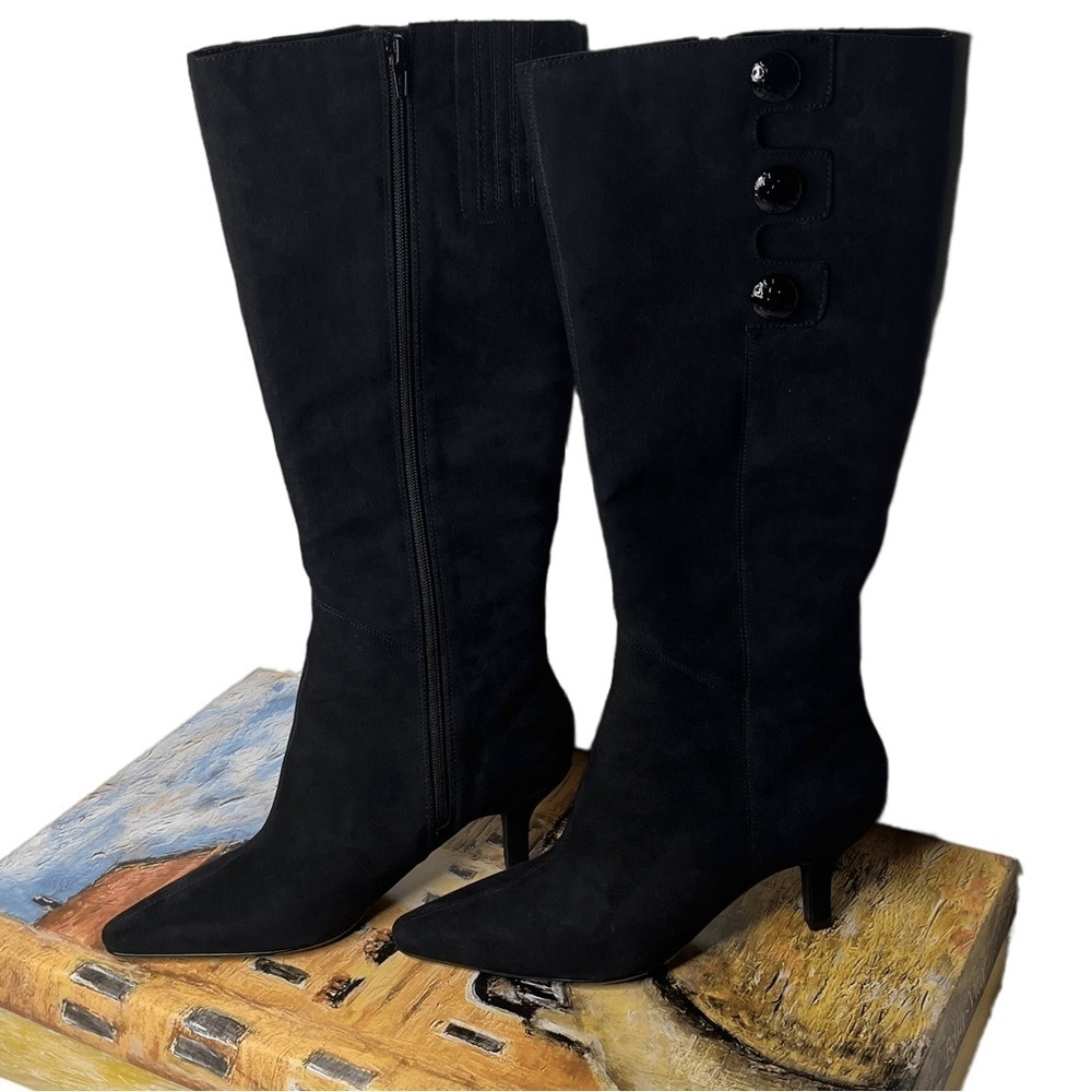 Bella Vita Boutique II Black Suede Side Zip Boots 3-Button Detail 9W